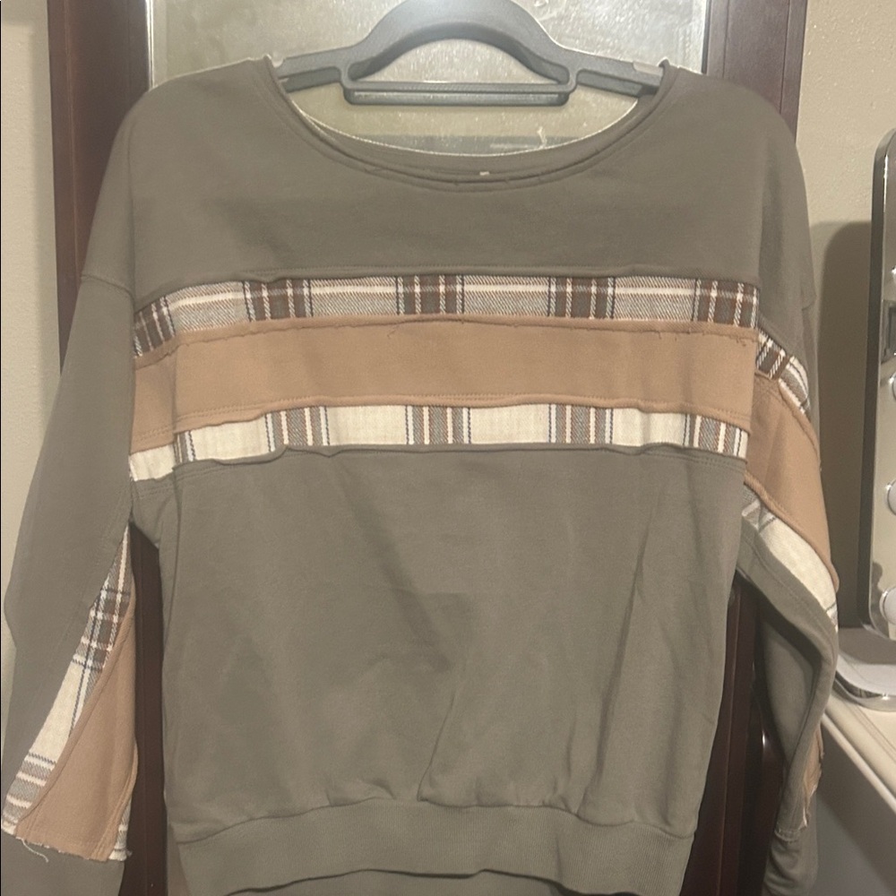 Hem & Thread Gray Textured Top